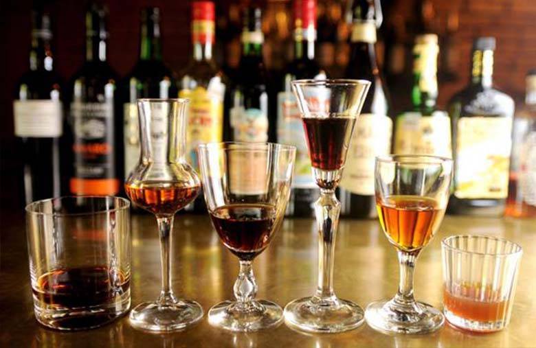 Кальвадос: что это, как пить и чем закусывать напиток