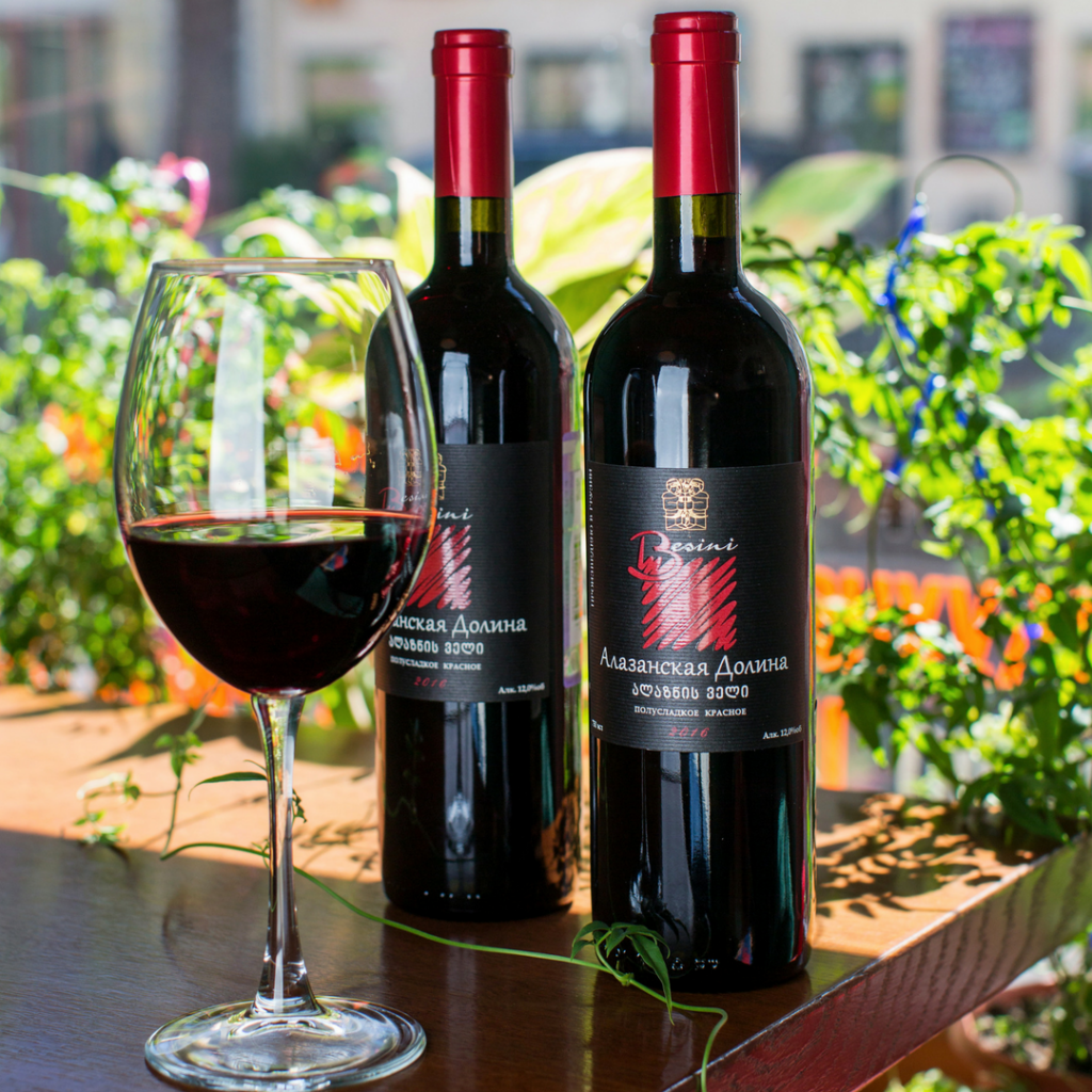 Черногорцы - происхождение народа, где и как живут, фото