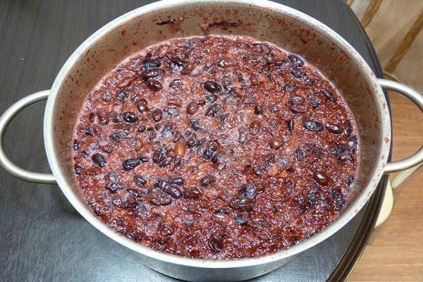 Наливка из ягод жимолости