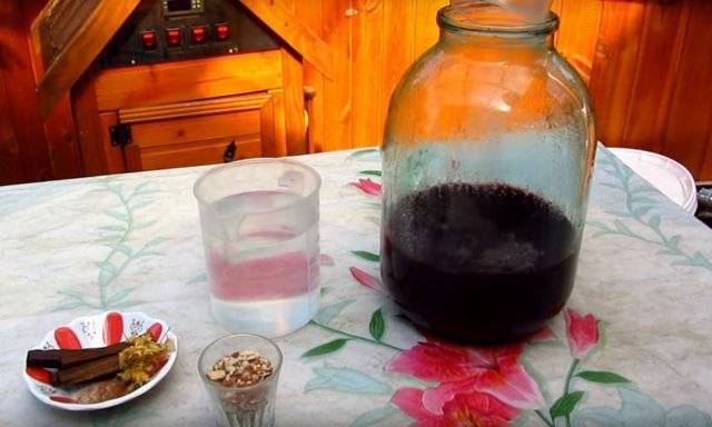 Наливка и ликер из айвы: 10 рецептов в домашних условиях