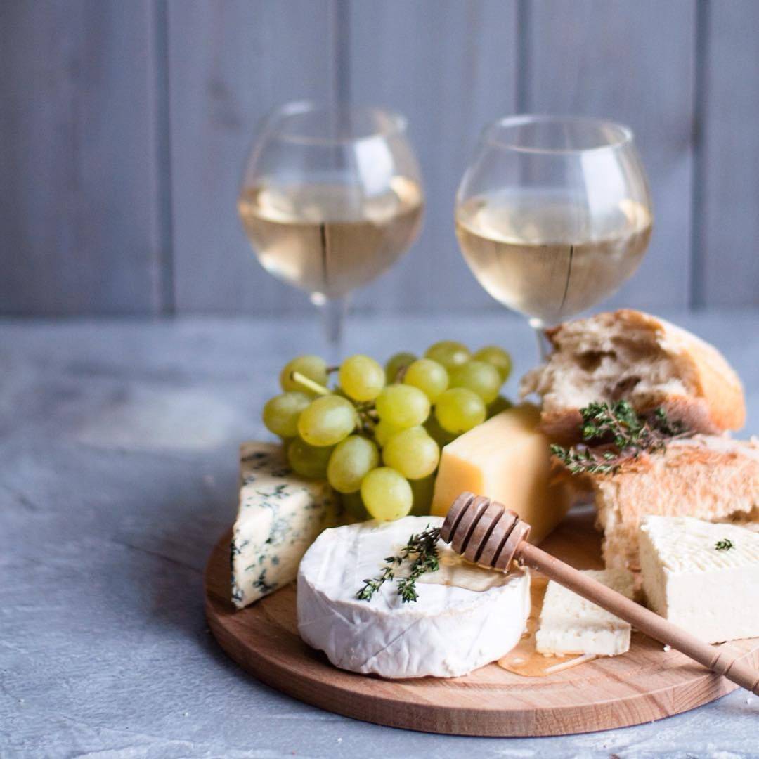 Легкие закуски к вину, пиву, шампанскому и под водку