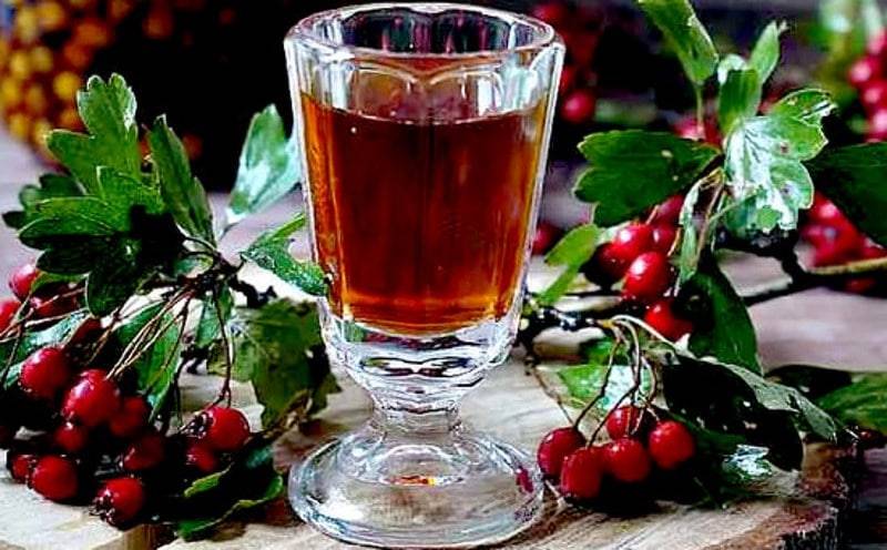 Настойки и ликёры из лепестков роз – 5 лучших рецептов