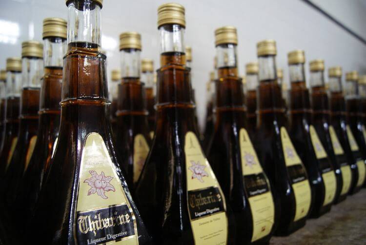 Медовый ликер: 5 рецептов в домашних условиях