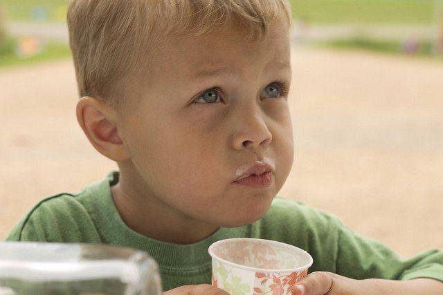 Можно ли детям пить кефир?