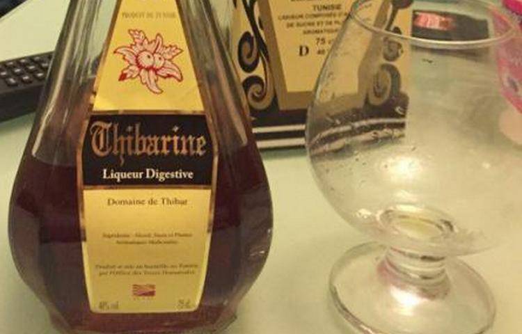 Греческий ликер скинос (skinos mastiha spirit) с добавлением смолы мастики