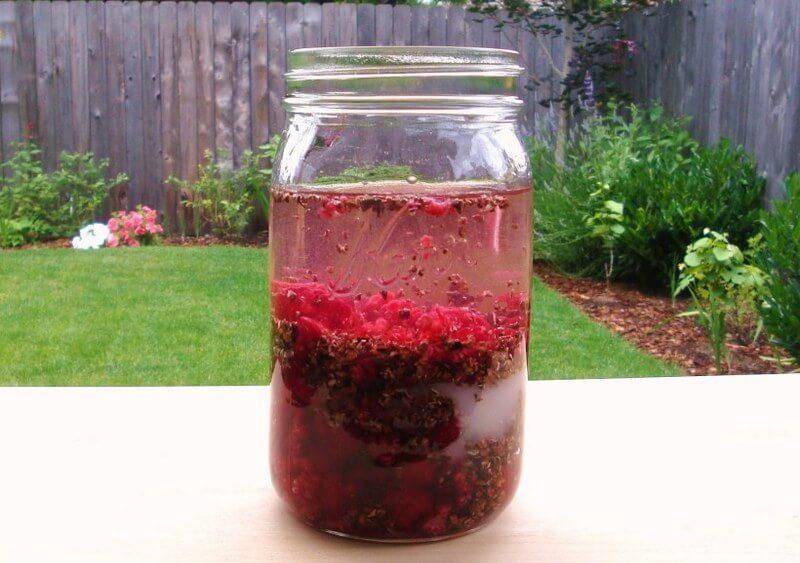 Малиновый ликер: 11 рецептов в домашних условиях