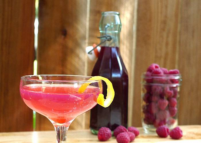 Наливка из малины — 11 рецептов в домашних условиях