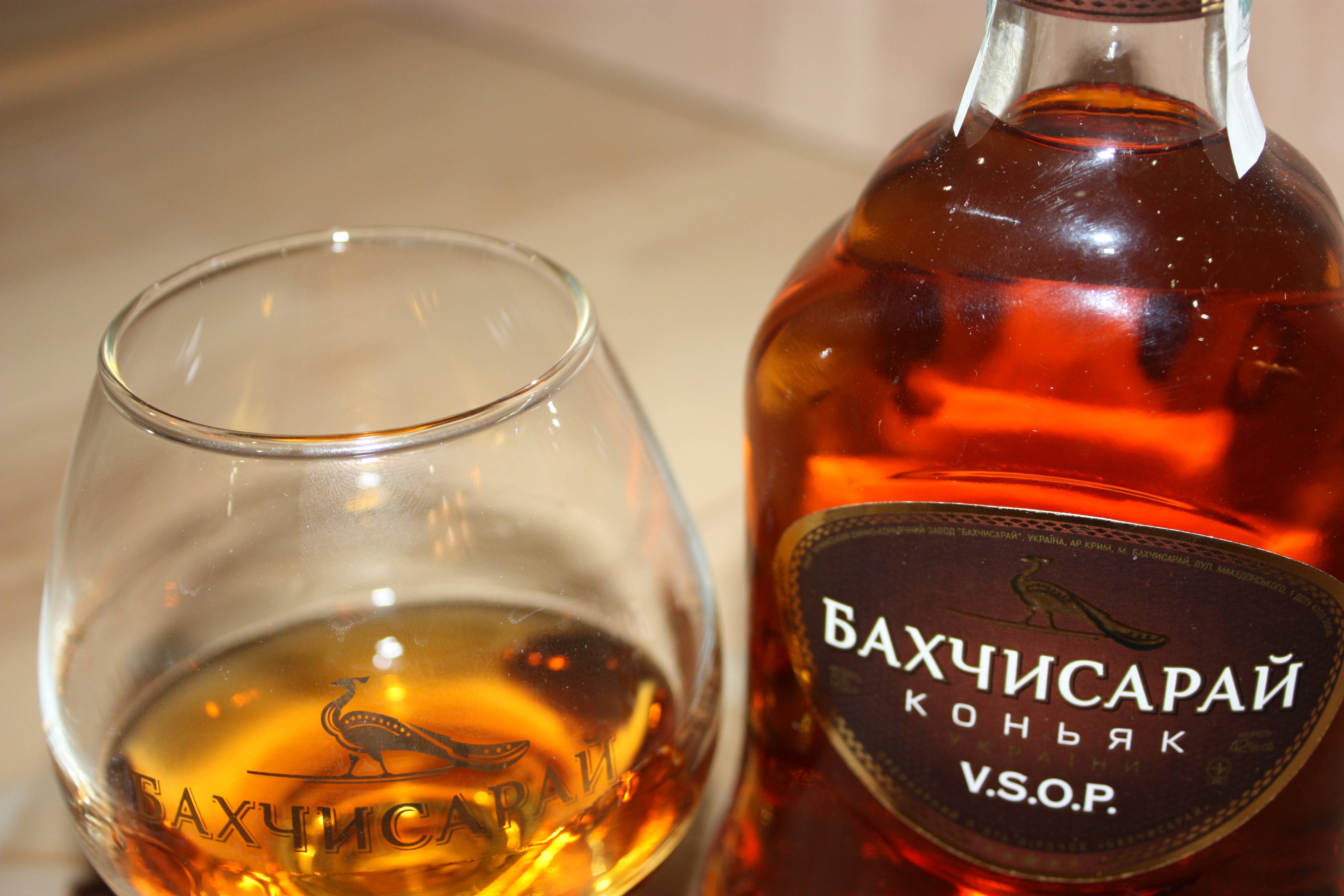 Как отличить оригинальный коньяк “бахчисарай”