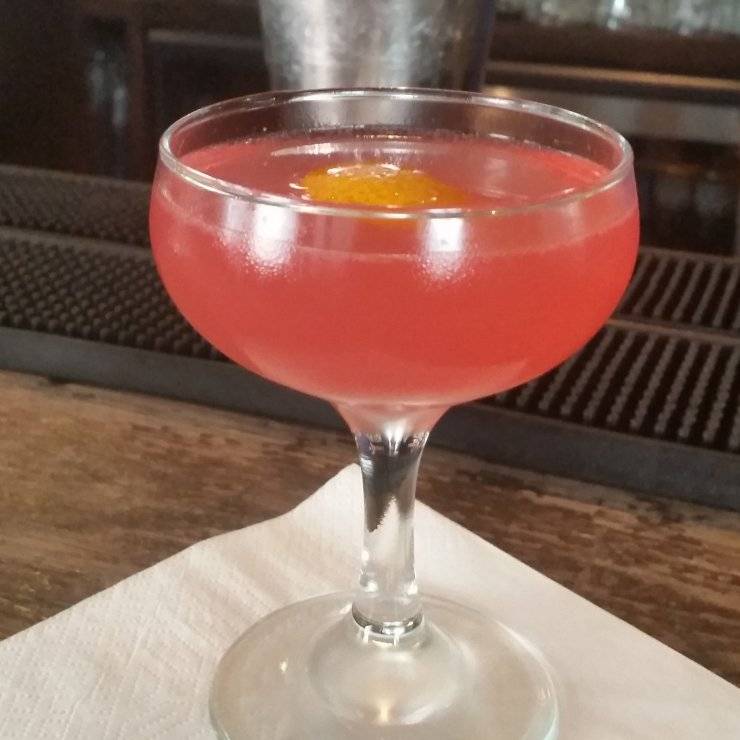 Коктейль «космополитен» — женский напиток вместо мартини