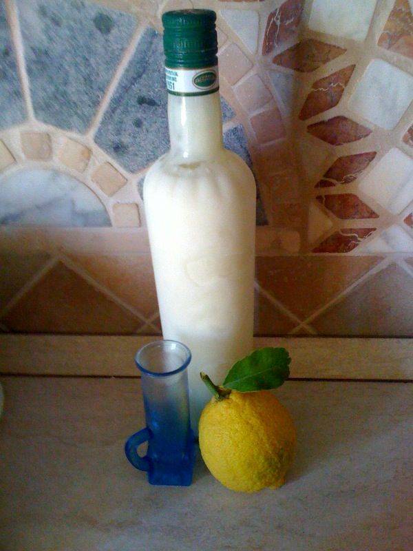 Итальянский лимонный ликер "лимончелло" – кулинарный рецепт