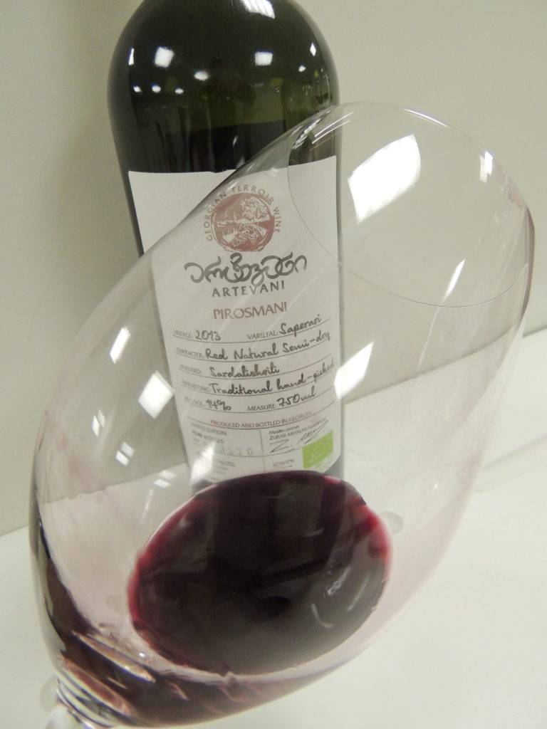 Лучшее красное натуральное вино – как правильно выбрать в магазине: рейтинг напитков