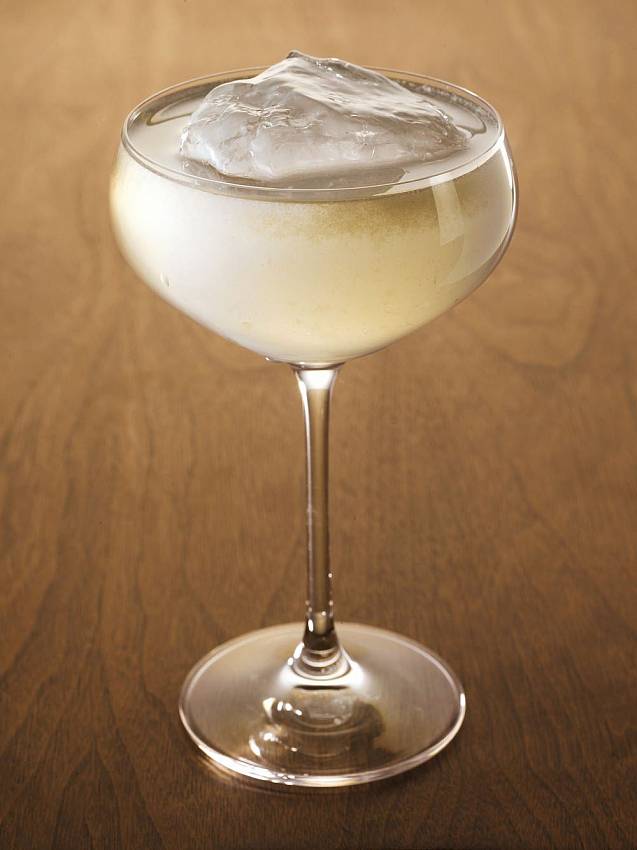 Улёт! рецепт коктейля авиация (авиэйшн) (aviation cocktail) - мир коктейлей для настоящих гурманов