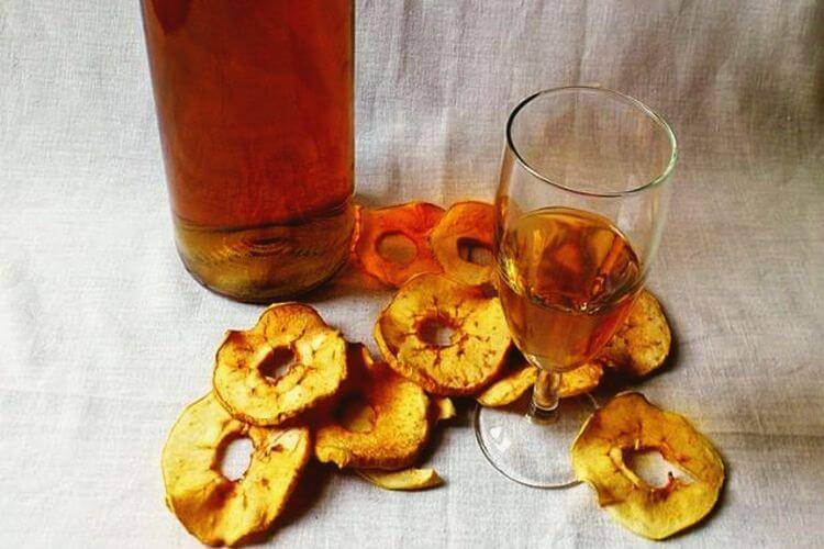 Настойка на персиках в домашних условиях: 3 простых рецепта