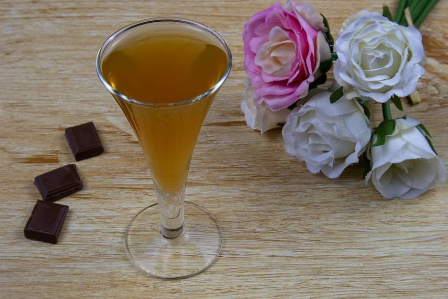 Земляничный ликер: 8 рецептов в домашних условиях