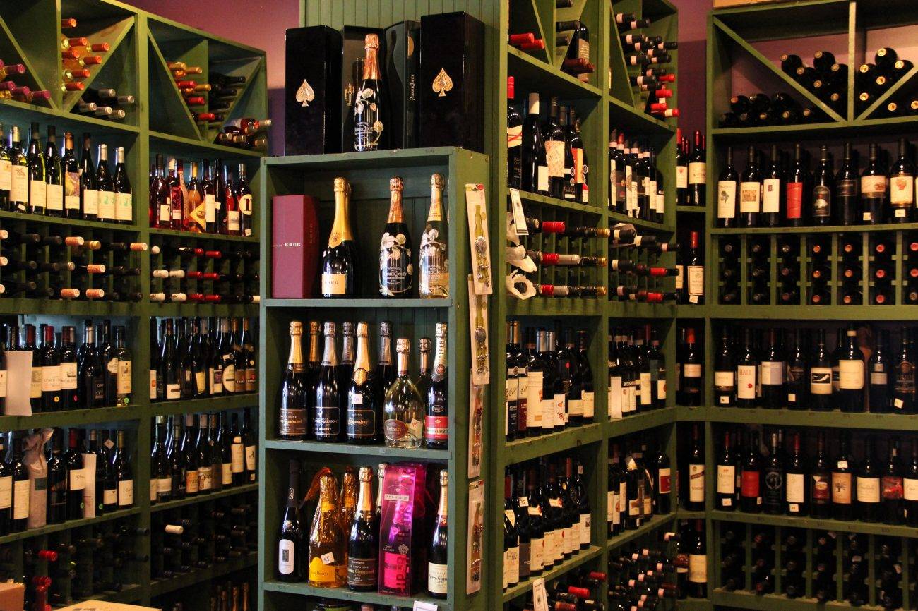 Как выбрать игристое вино брют: 11 советов от сомелье