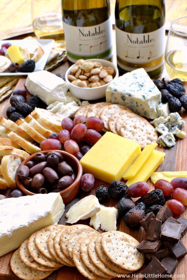 Чем можно закусывать красное сладкое или белое сухое вино - с какой закуской пьют