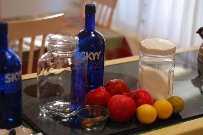 Гранатовая настойка и ликер на водке