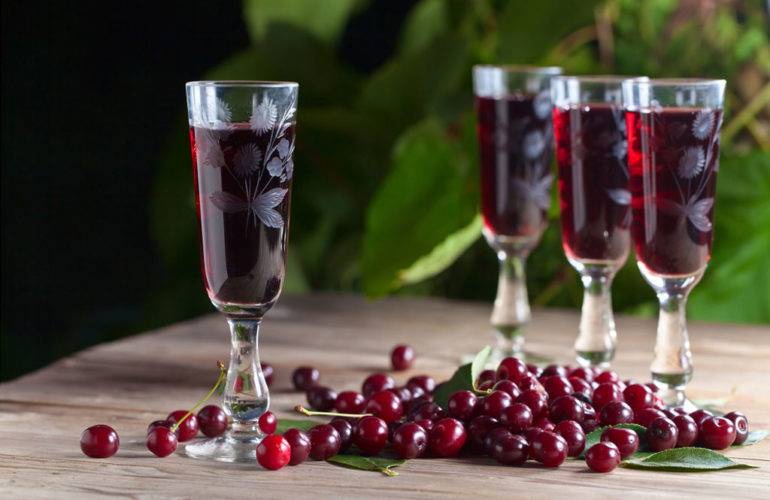 Вино из земляники: 6 рецептов в домашних условиях