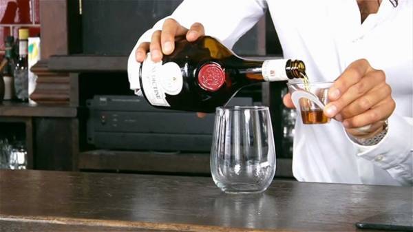 Настойка из черноплодной рябины: 7 рецептов в домашних условиях