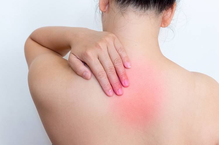 Боли в позвоночнике между лопаток причины и лечение