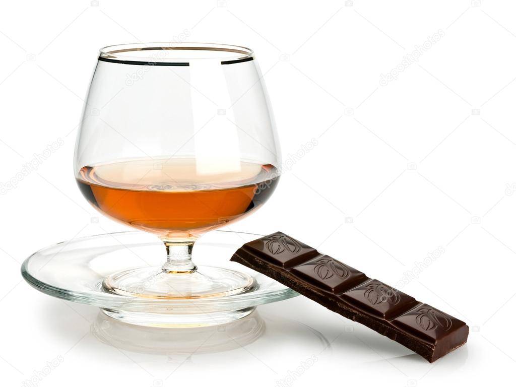 Как правильно пить коньяк и чем закусывать