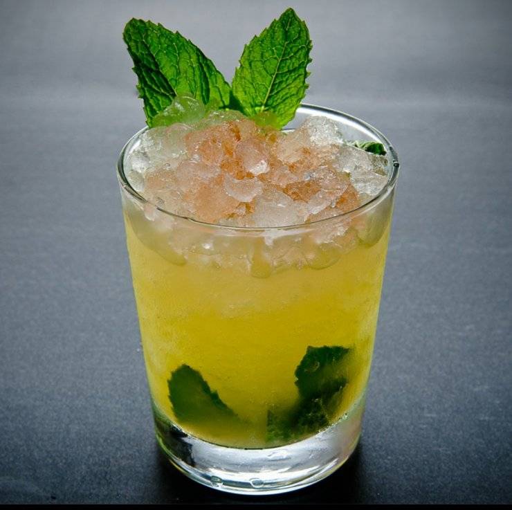 Мятный джулеп (mint julep) – коктейль знатоков барного искусства
