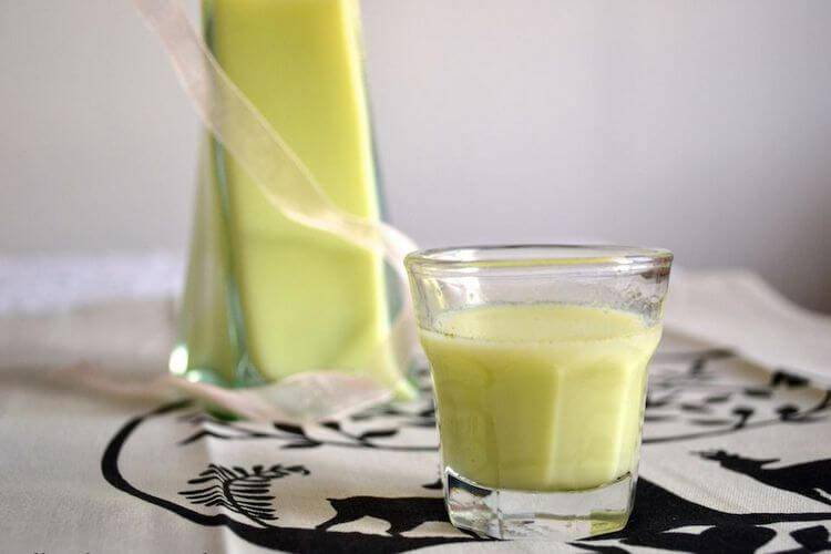 Вишневый ликер: 9 рецептов в домашних условиях