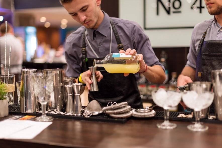 6 необычных способов заработка барменов