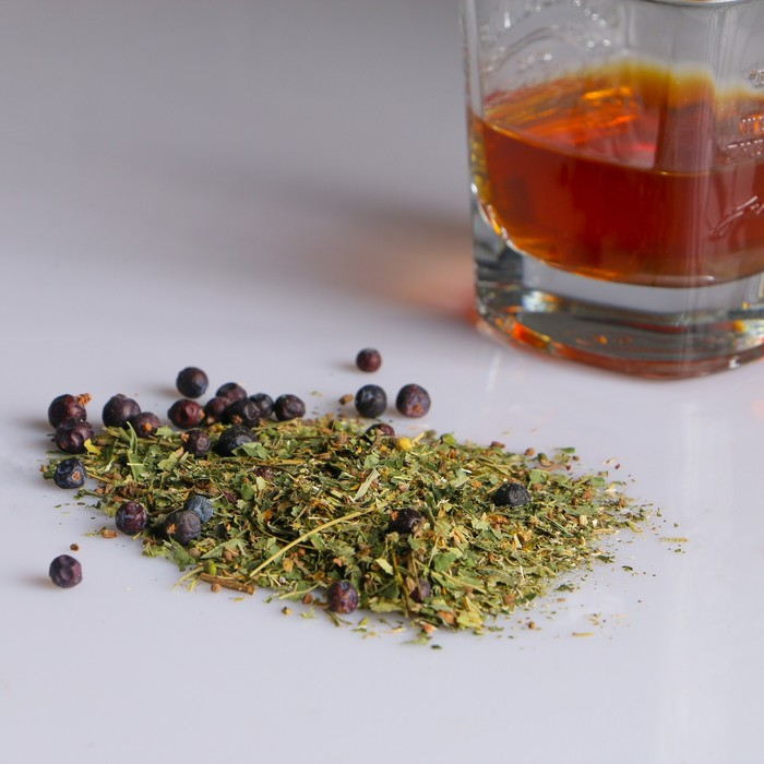 Водка на плодах, травах и специях: 18 рецептов в домашних условиях