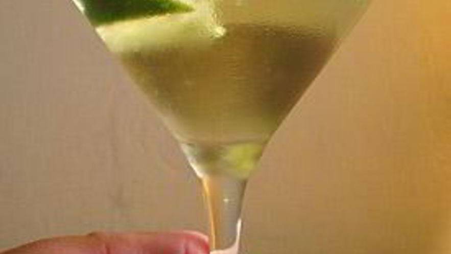 Коктейль бронепоезд состав 6 рюмок. коктейль бронепоезд – американские горки для шумной вечеринки. кто такая маргарита