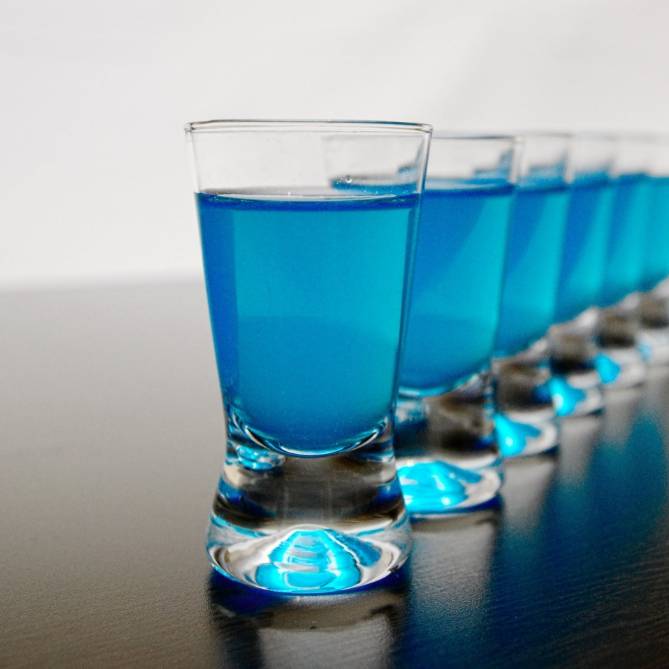 Апельсиновый блю кюрасао — алкогольный напиток с кариб