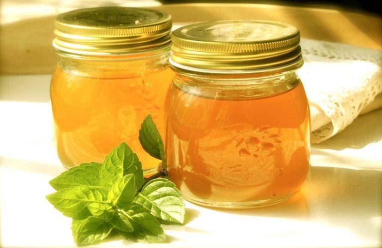 Настойка из алычи: 5 рецептов в домашних условиях