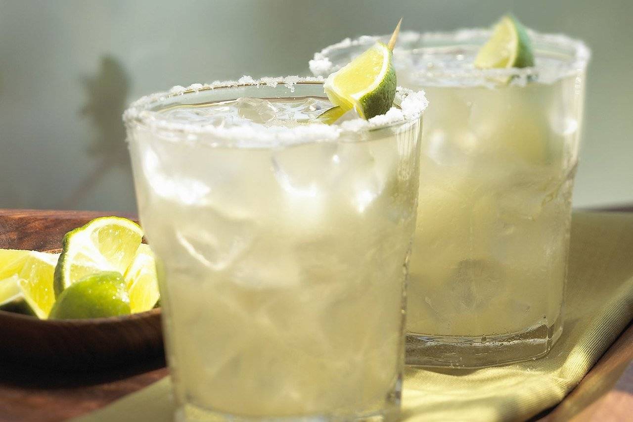 Рецепт коктейля соленая собака (морской волк) (salty dog cocktail). соленая собака. коктейль "солёная собака". ингредиенты для приготовления коктейля "солёная собака" коктейль соленый пес