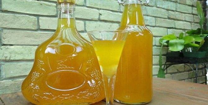 Яблочный ликер: 6 рецептов в домашних условиях