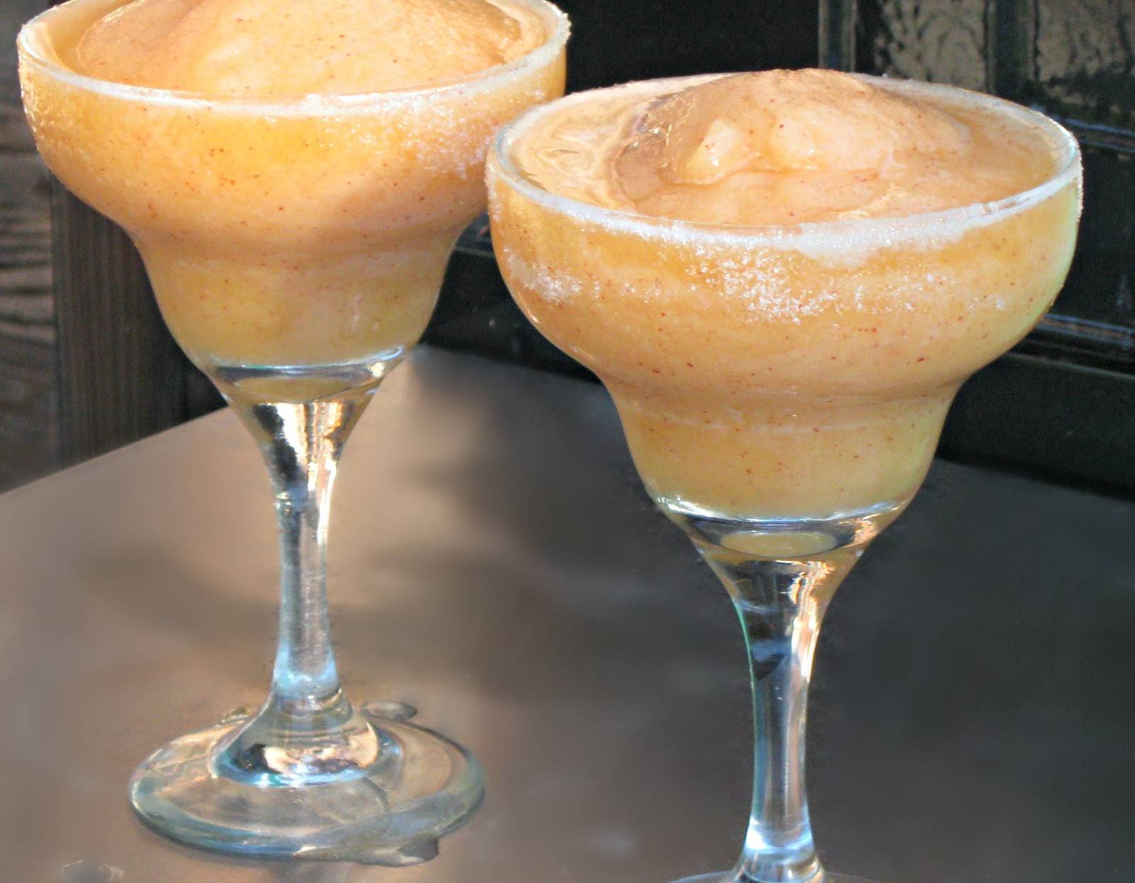 Молочный коктейль с персиками