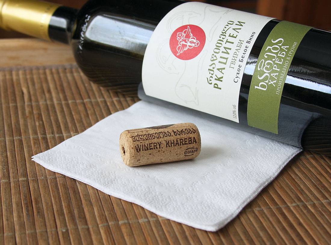 Лучшее белое грузинское вино: название и отзывы. сорта грузинских белых полусладких вин