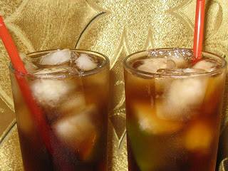 Ликер «пина-колада»: с чем пьют, как сочетают, и в какие коктейли добавляют?