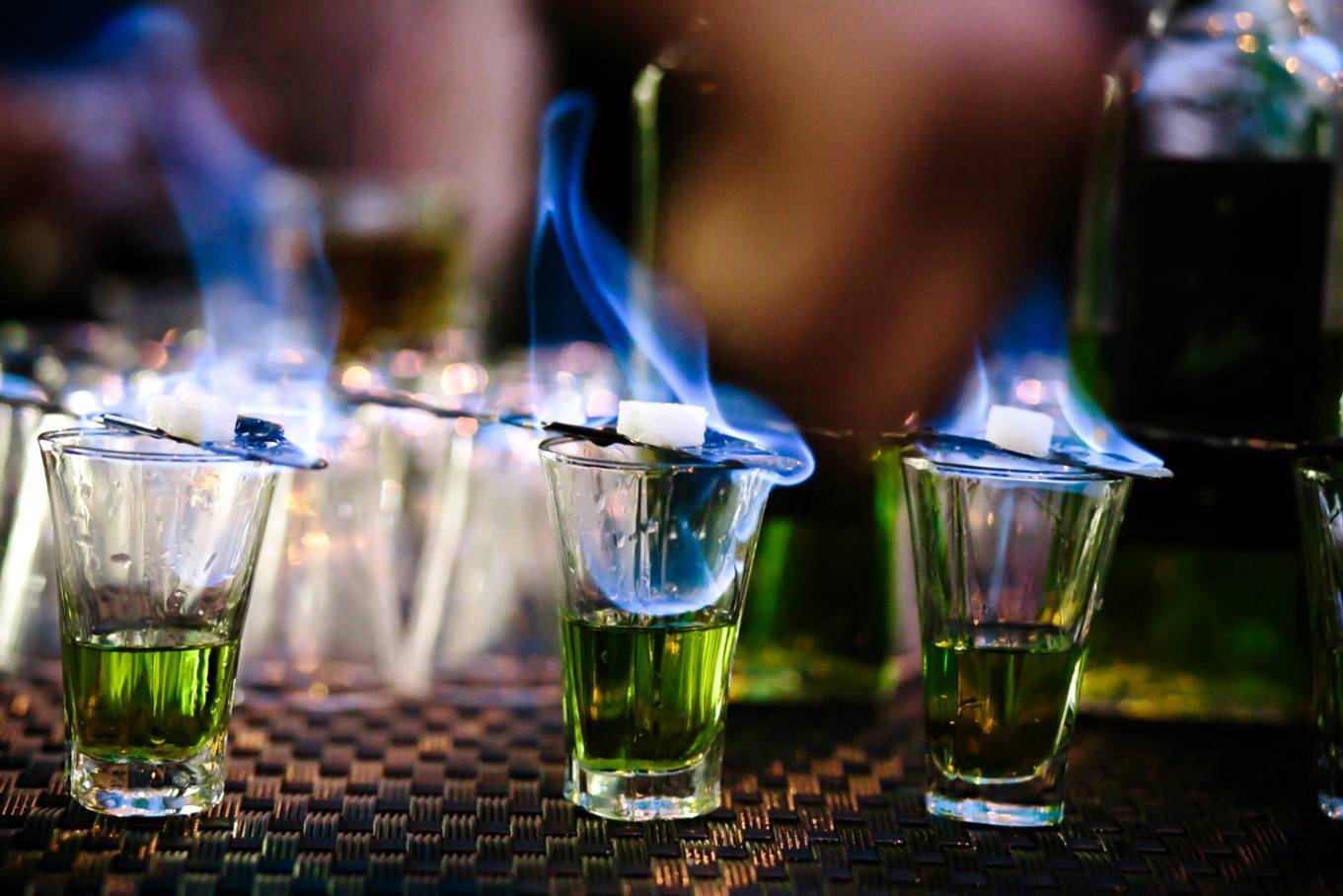 Рецепты приготовления коктейлей с самбукой в домашних условиях