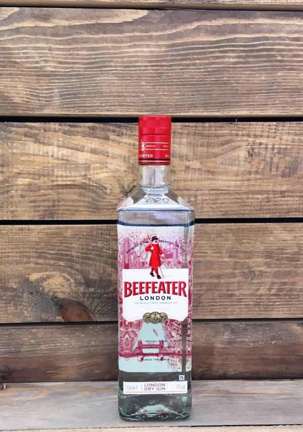 Джин 2023. Beefeater Джин. Джин напиток Бифитер. Сухой Джин Бифитер. Джин Beefeater London Dry, 1 л.