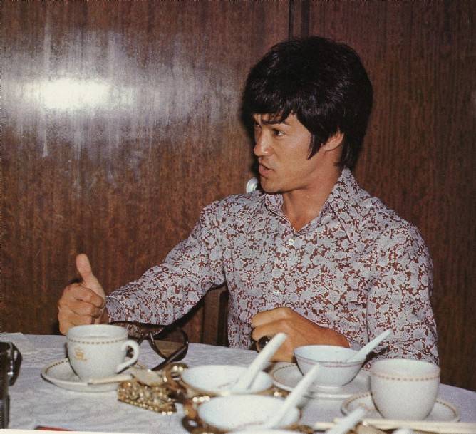 Правила тренировок и питания брюса ли. sportchic.ru