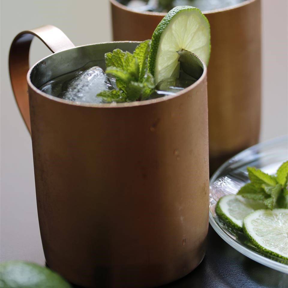 Московский мул коктейль рецепт. Сибирский мул коктейль. Стаканы Moscow Mule Cocktail Recipe. Глазгоу мул коктейль. Московский мул коктейль с розмарином.