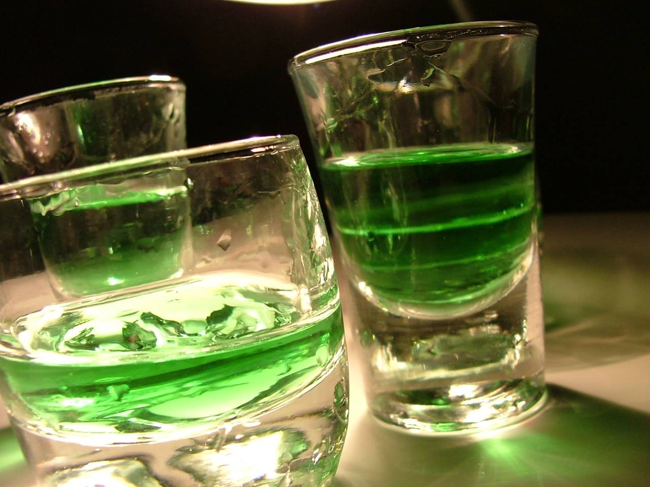 Абсент: как пить в домашних условиях, чем закусывать? можно ли пить абсент чистым