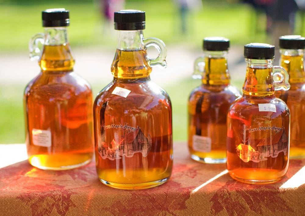 Из чего делают кленовый сироп: всё о золотом ингредиенте и о его применении в кулинарии