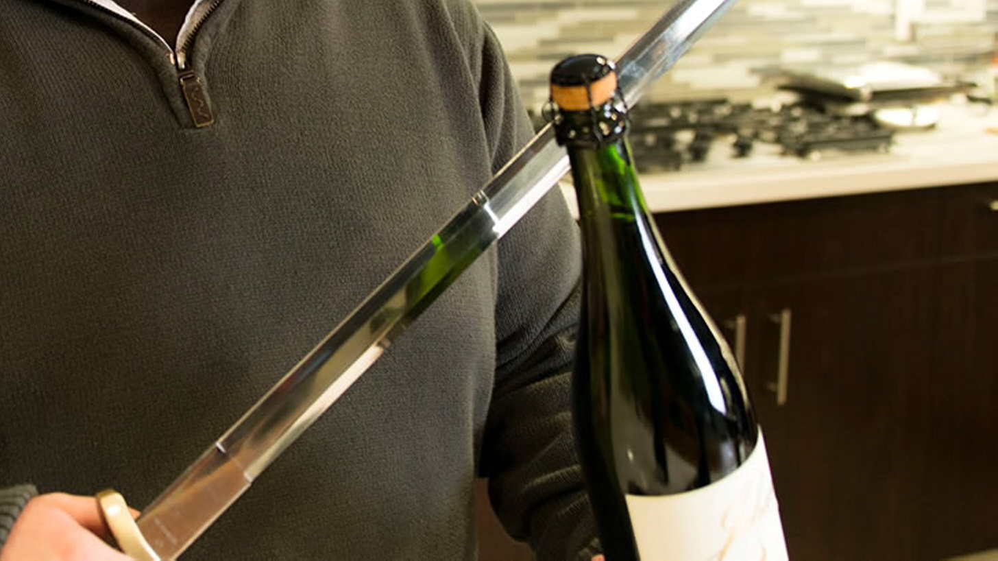 Как открыть шампанское: 15 способов