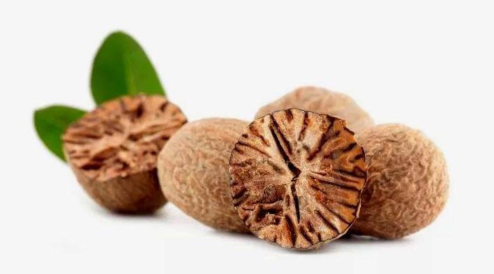 Мускатный орех: полезные свойства и противопоказания