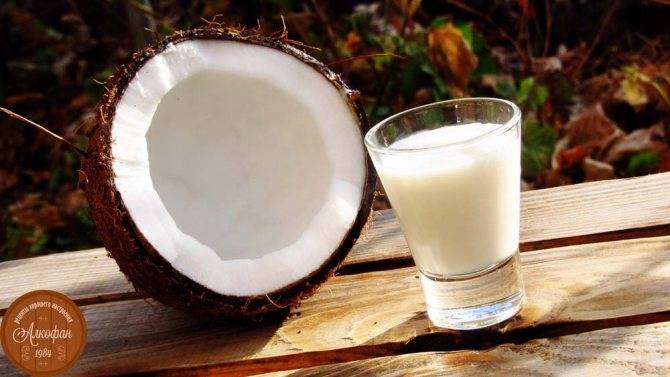 Настойка из клубники: 5 рецептов в домашних условиях