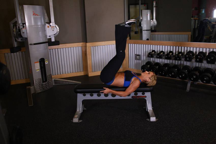 Как накачать пресс девушке: лучшие упражнений для домашних условий