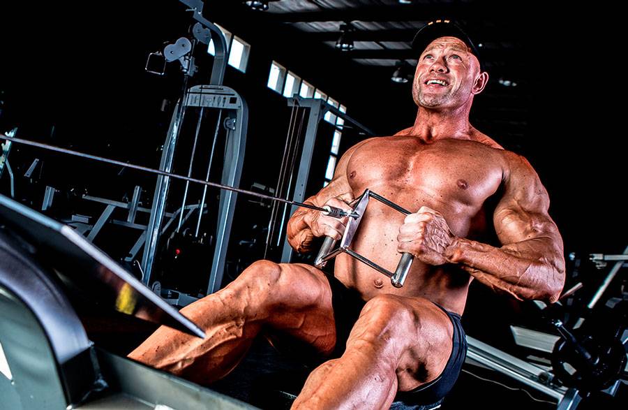 Тяга гантели в наклоне к поясу