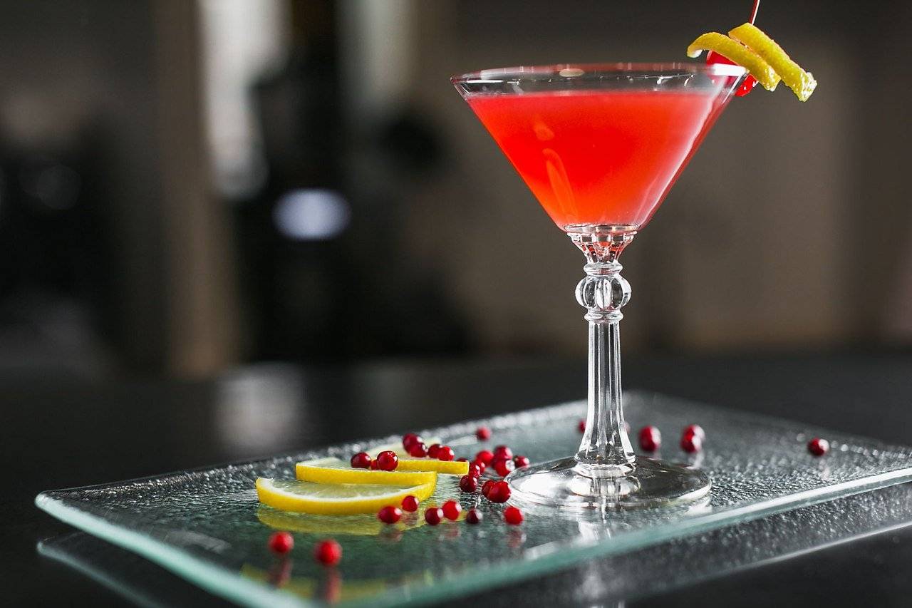 Коктейль игристая сангрия с ликером куантро