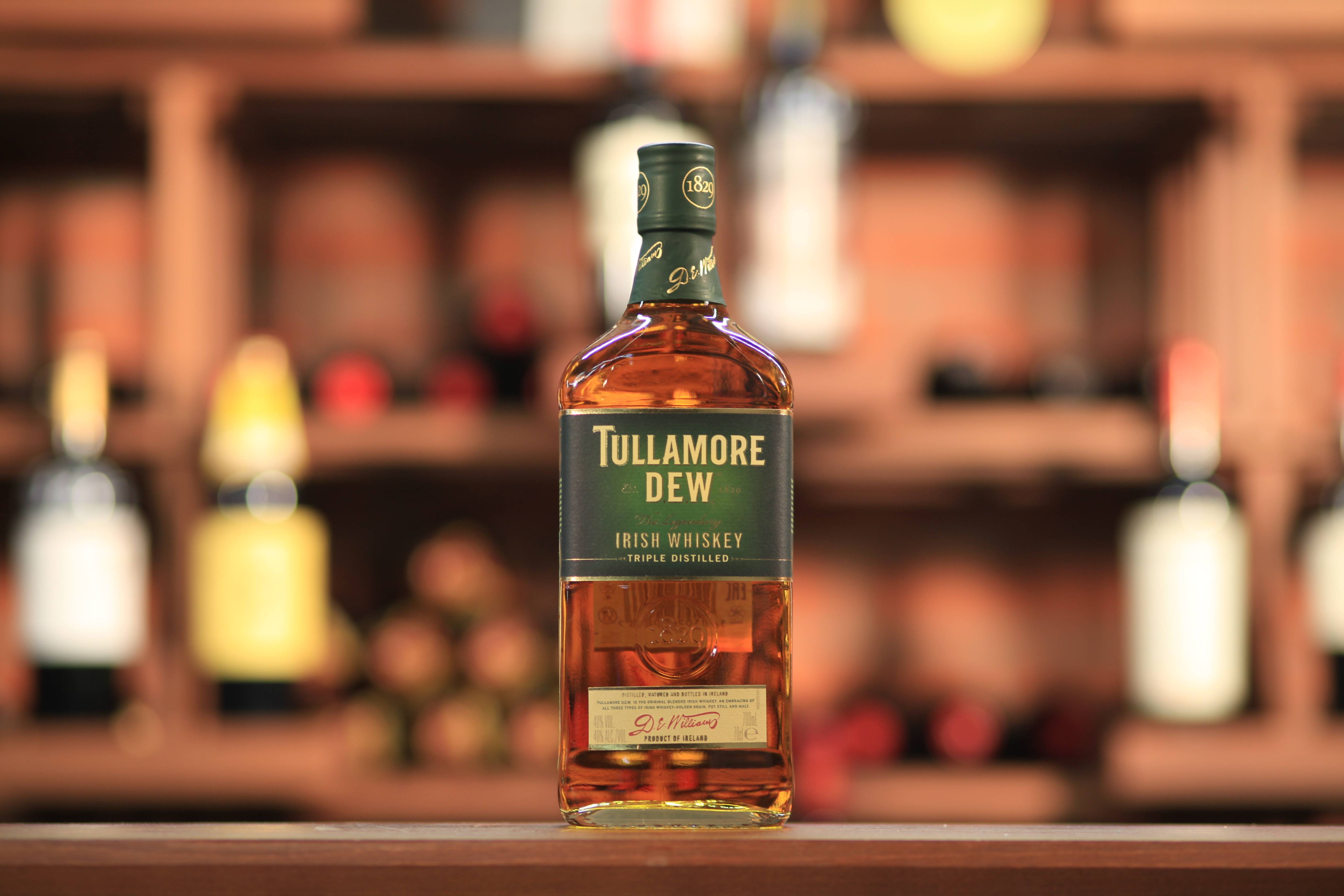 Виски irish. Виски Ирландия Талламор. Виски Tullamore Dew. Tullamore Dew Irish Whiskey. Виски ирландский Талмор Дью.